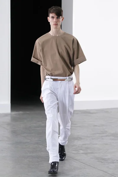 Look 12